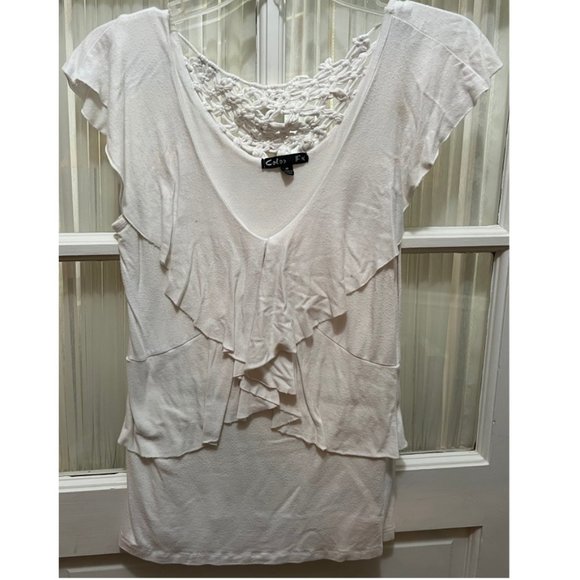 Color FX white top with ruffle front; womens' size M. - Picture 2 of 6